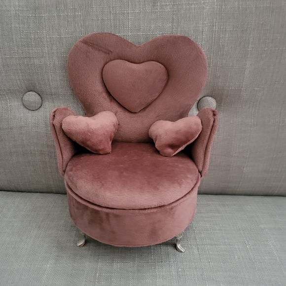 Vintage Barbie and Chair Jewelry Box - Picture 4 of 12